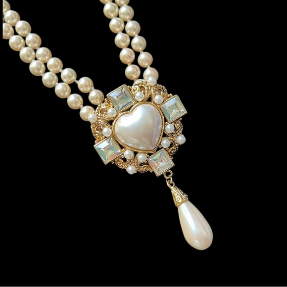 Jewelry - ✨Stunning Pearl Heart Necklace with Crystals Signed Alfred Sung
